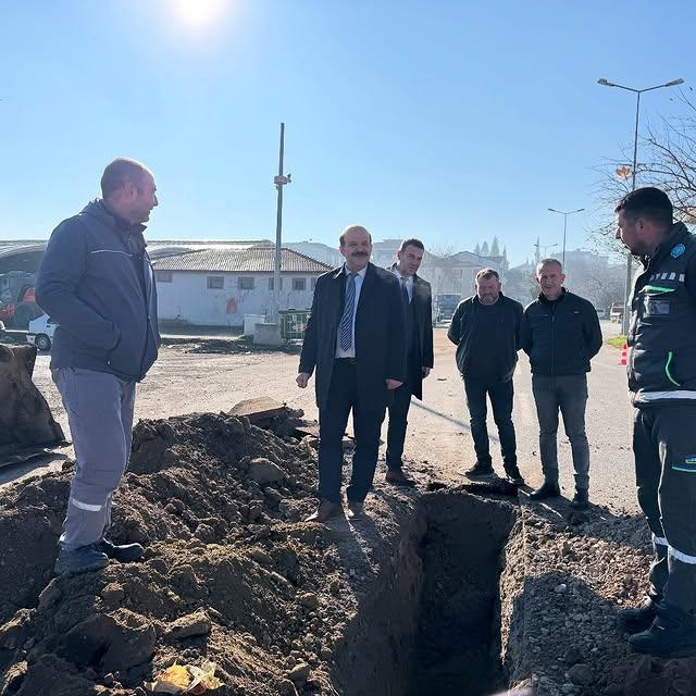 İvrindi Belediyesi İlçeyi Güzelleştirmek İçin Çalışmalarını Sürdürüyor