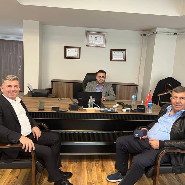 Gönen Ticaret Odası ve Ticaret Borsası Başkanları Avukat Süleyman Turna'yı Ziyaret Etti