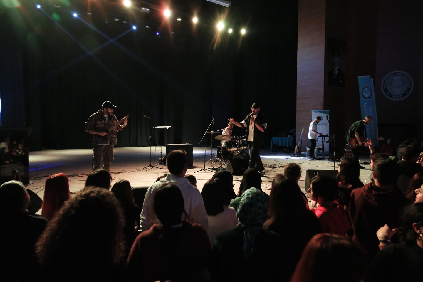 Balıkesir Üniversitesi'nde Müzik Dolu Kışa Veda Gecesi