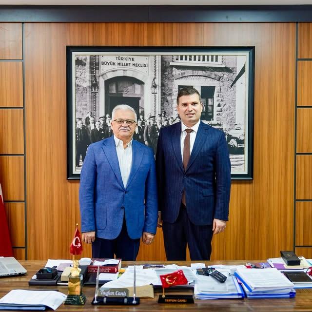 Burhaniye Belediye Başkanı, Altıeylül Belediye Başkan Yardımcısını Ziyaret Etti