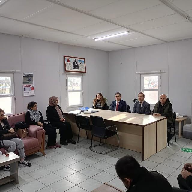 Gönen'de Eğitim Zirvesi: Şehit Kaymakam Rahmi Bey İlkokuluna Ziyaret