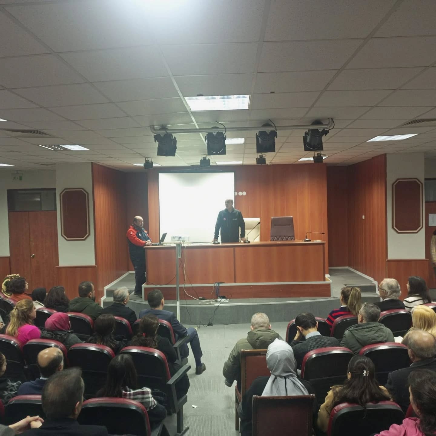 Balıkesir'de Öğrencilere ve Kurumlara Afet Farkındalık Eğitimi Verildi