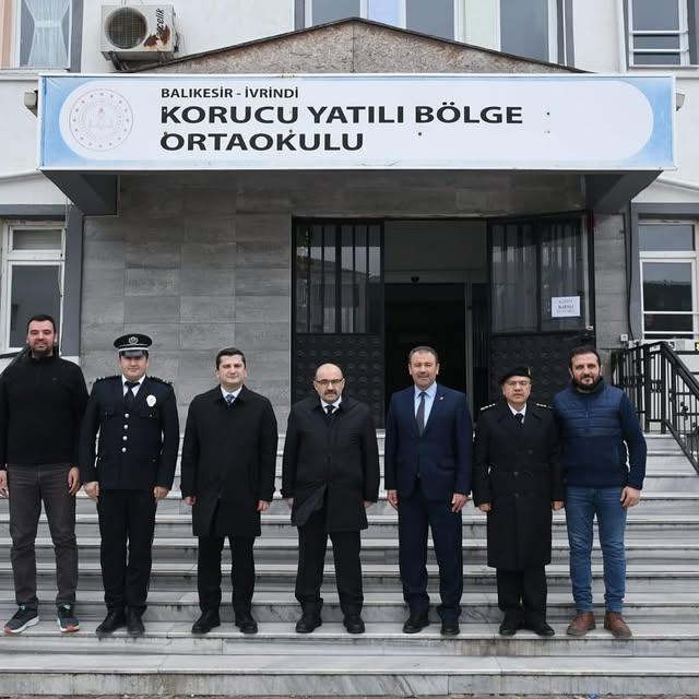 Vali İsmail Ustaoğlu'ndan İvrindi Korucu Yatılı Okulu'na Ziyaret