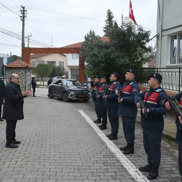 Vali İsmail Ustaoğlu'ndan Korucu Jandarma Karakoluna Ziyaret