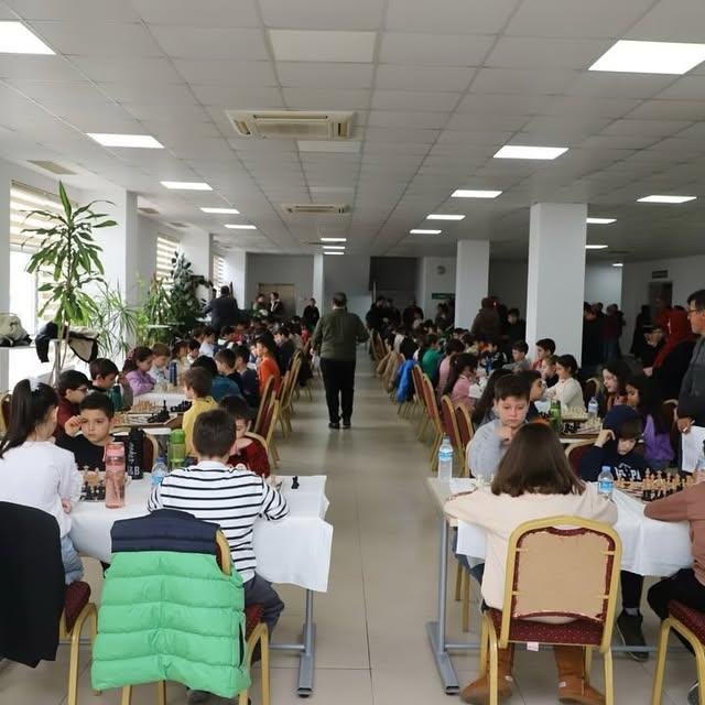 Gönen'de 22. Satranç Turnuvası Heyecanı Başladı