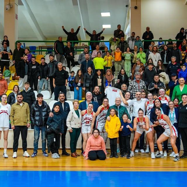 Burhaniye Belediyespor Kadın Basketbol Takımından Gururlandıran Galibiyet