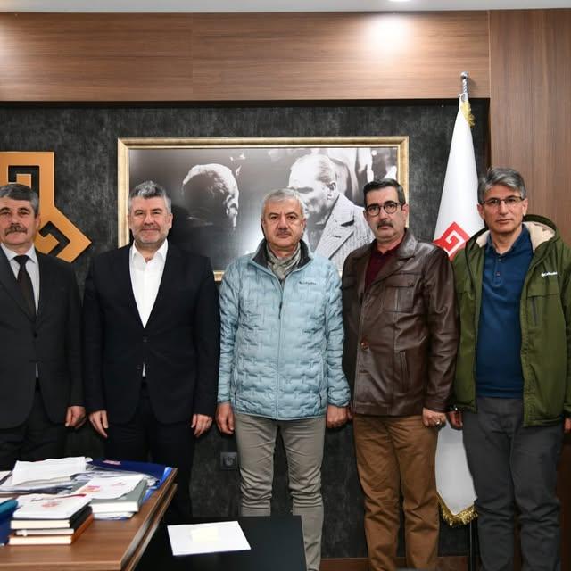 Karesi Belediyesi'nde Türkiye Kamu-Sen ve Türk Eğitim-Sen Heyetinin Ziyareti