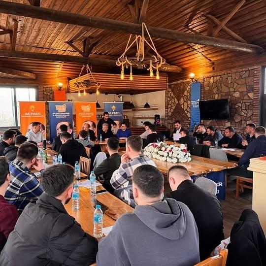 Gençlik Kolları İlçe Başkanları Kampı Bigadiç'te Düzenlendi