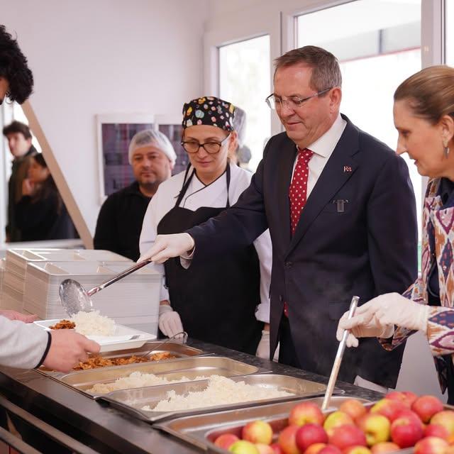 Türkiye'de İkinci Öğrenci Kent Lokantası Açıldı: Eğitime Destek Sürüyor