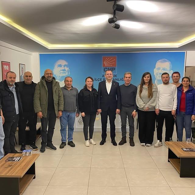 Ayvalık Gençleri, Başkan Ergin ile Birlikte Seçim Hazırlıklarını Sürdürüyor
