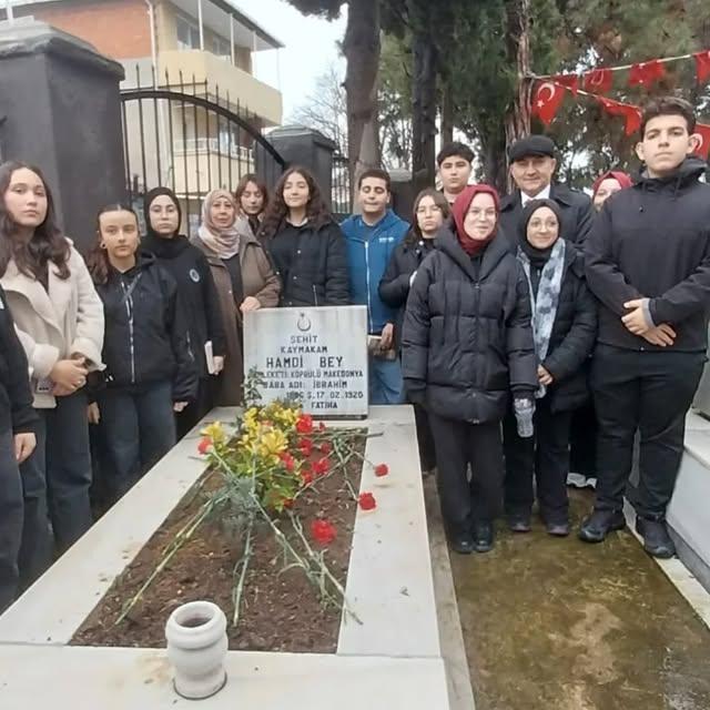 Edremit Öğrencileri Şehit Hamdibey'i Minnetle Andı