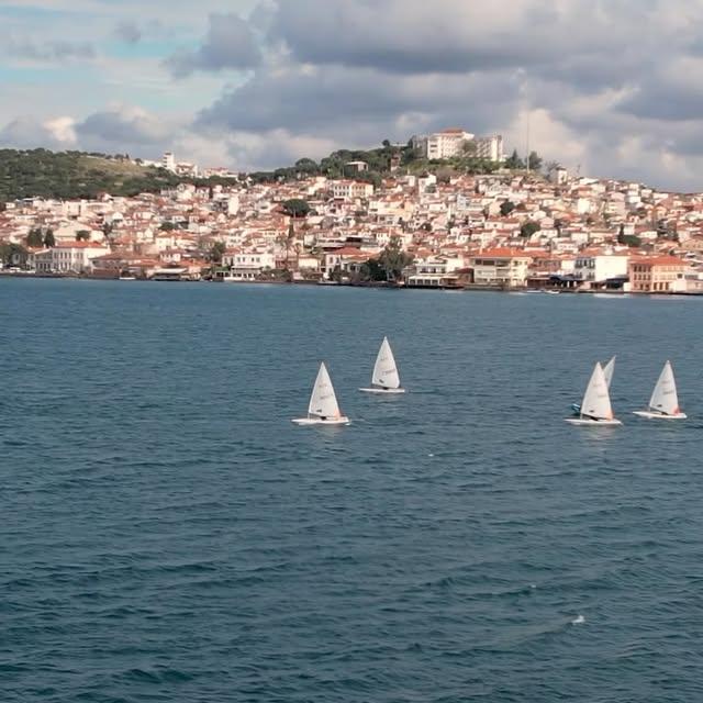Ayvalık'ta Yelken Rüzgarları Esti: Yelken Ligi ve Yıldızlar Kupası Başladı