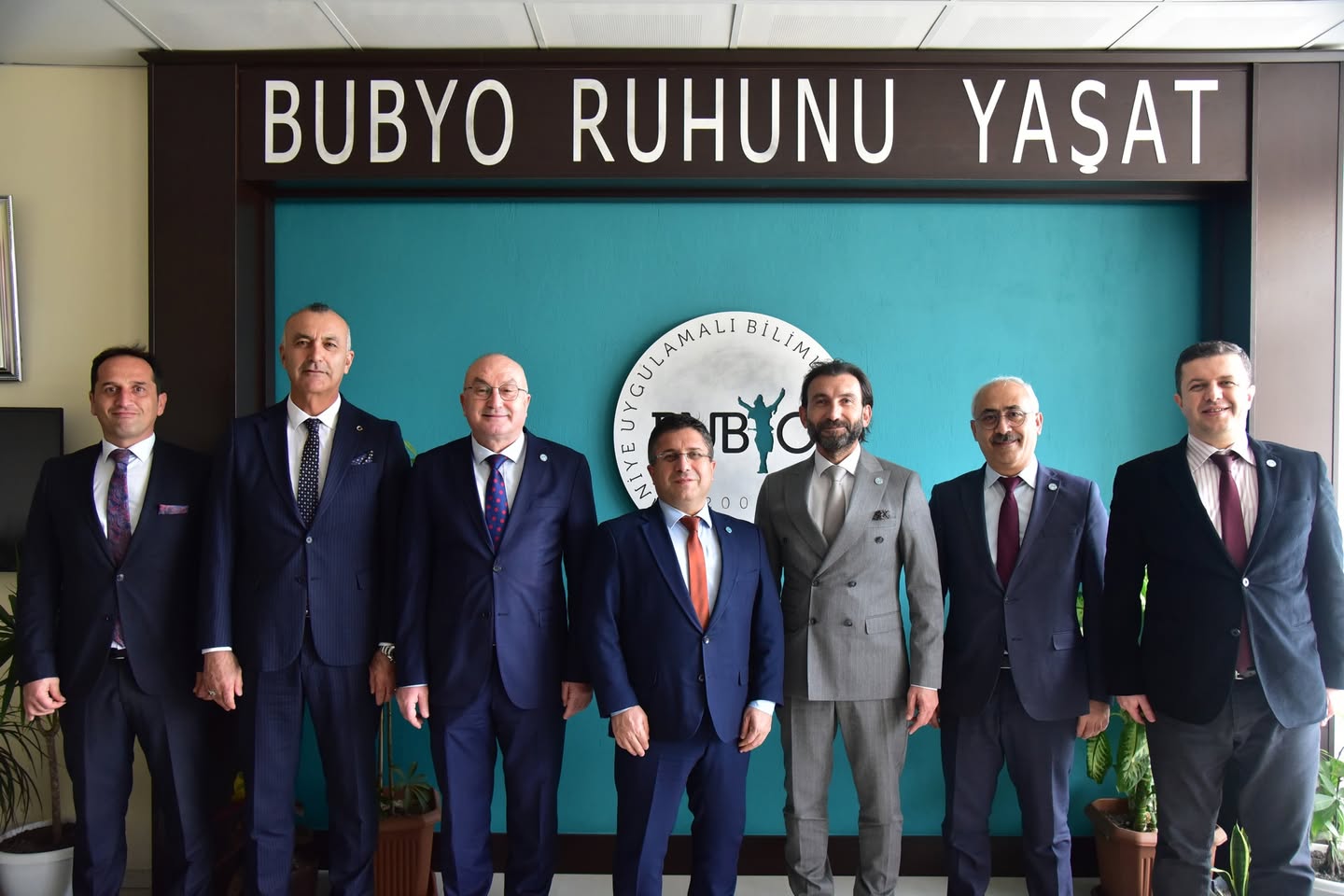 Balıkesir Üniversitesi'nde Profesörlük Belgeleri İlk Kez Düzenlenen Törende Verildi