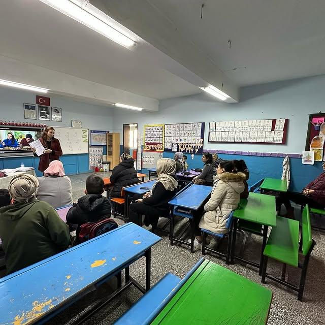 Ebeveyn Okulu Kursu Velilerle Birlikte Devam Ediyor