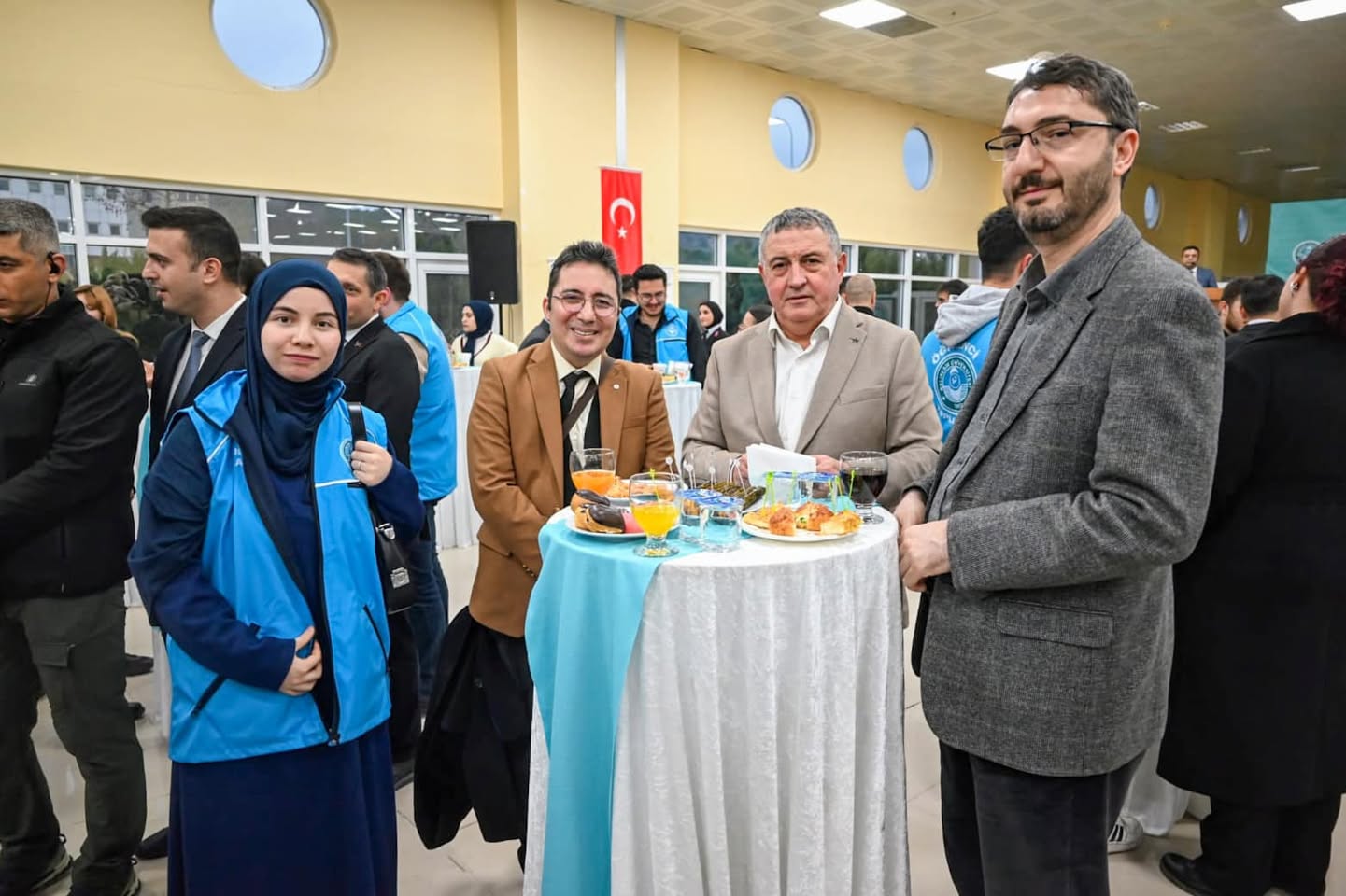 Balıkesir Üniversitesi'nde Topluluklar Dayanışma Yemeği Düzenlendi