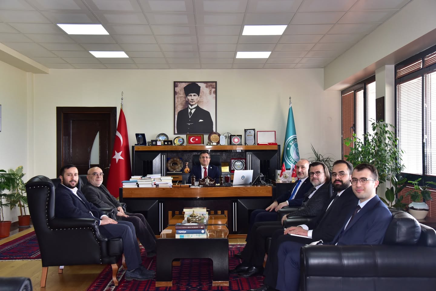 Balıkesir Üniversitesi Rektörüne İlim Yayma Ödülleri Teşekkürü