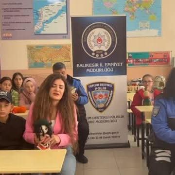 Balıkesir'de Umut Yıldızları Projesi ile Öğrencilere Yaratıcı Eğitim Desteği