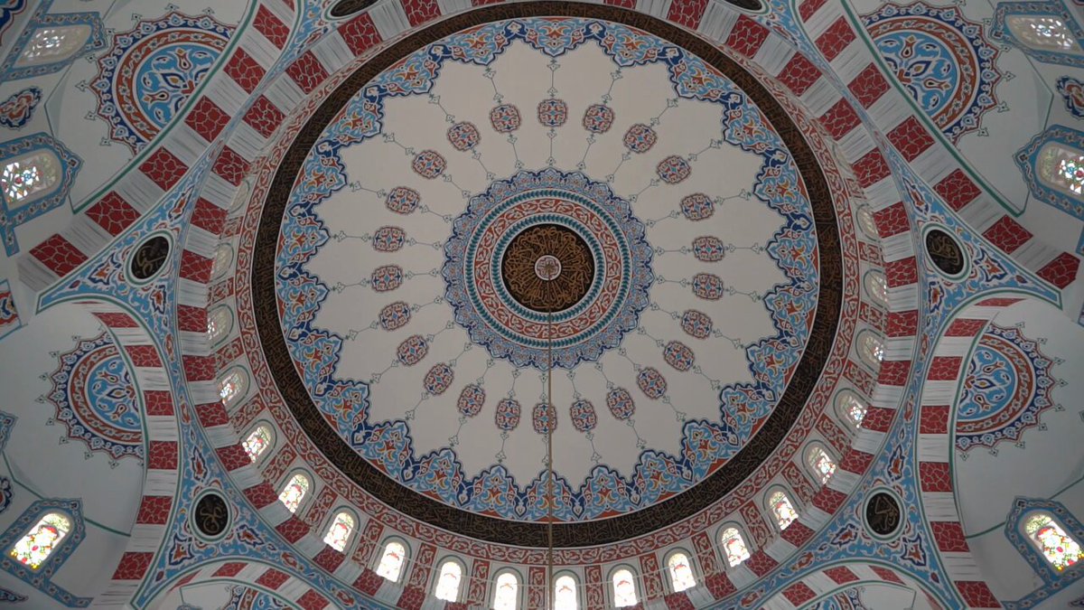 Edremit Belediyesi'nden Camilerde Kapsamlı Ramazan Temizliği