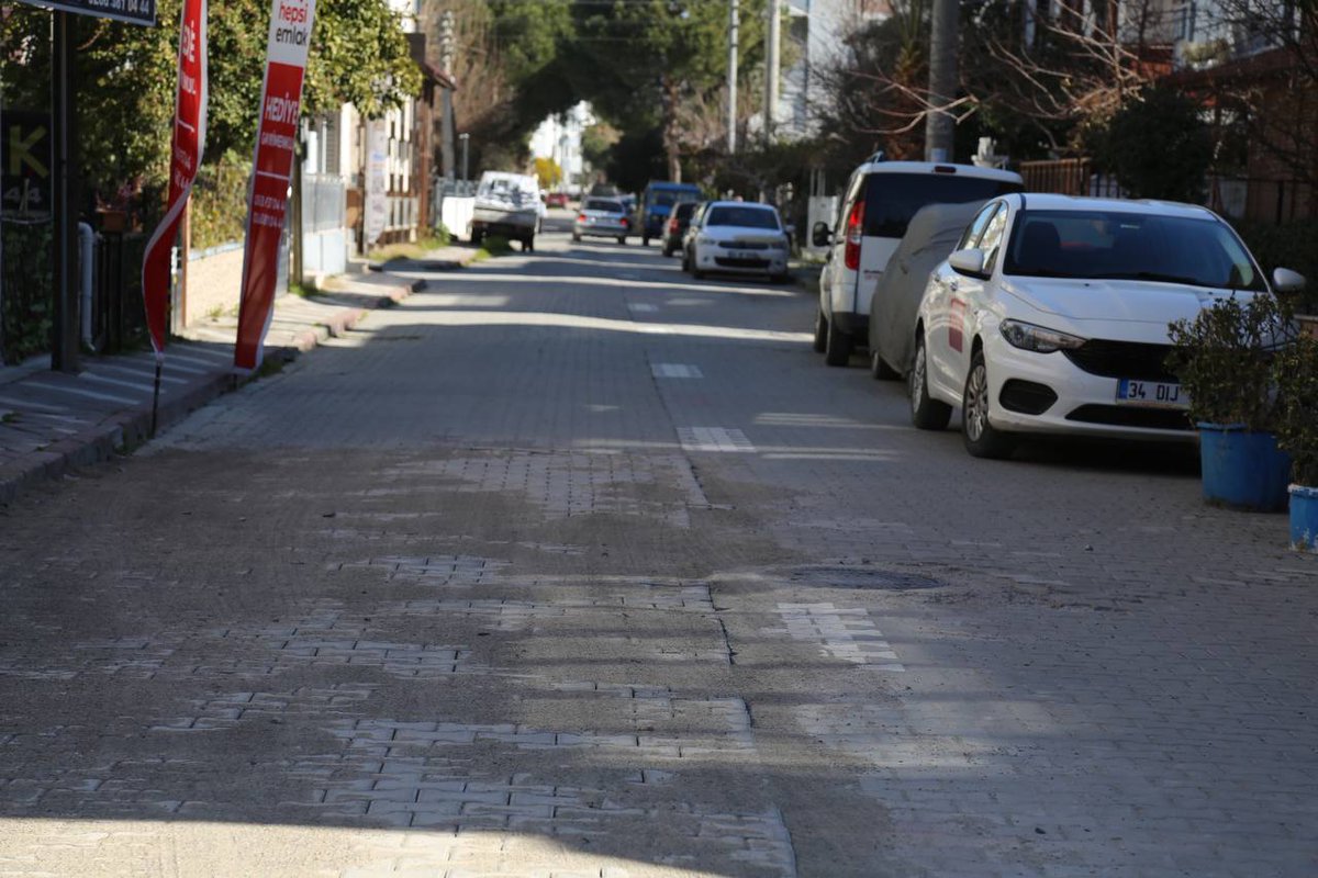 Edremit'te Yol Tamirat Çalışmaları Tamamlandı