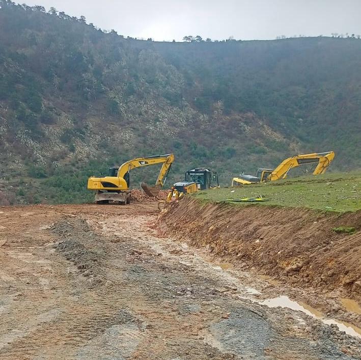 Balıkesir'de Alidemirci Yolundaki Çalışmalar Tüm Hızıyla Sürüyor