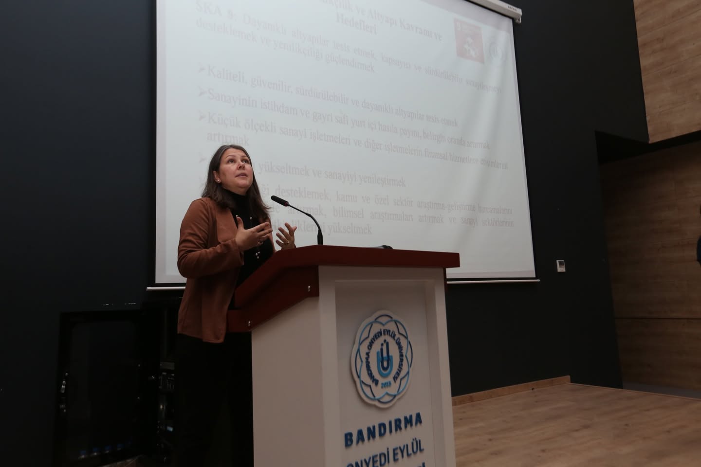 Bandırma 17 Eylül Üniversitesi'nde Sürdürülebilir Kalkınma Semineri