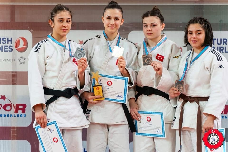 Balıkesir Üniversitesi Sporcularından Judoda Büyük Başarı