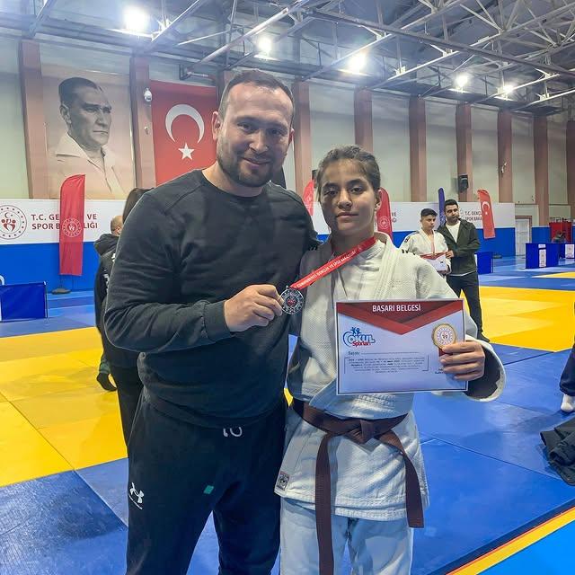 Nevşehir'de Judo Şampiyonasında Ödüller SEM Sporcularının