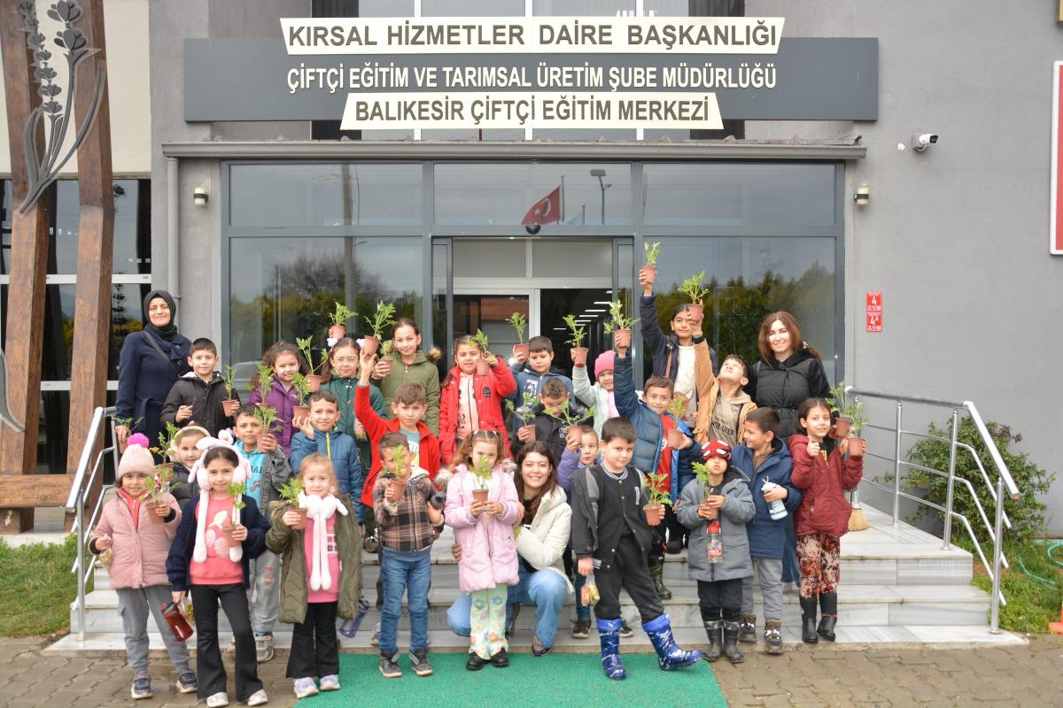 Burhaniye'li Minik Doğa Kaşifleri BAÇEM'de