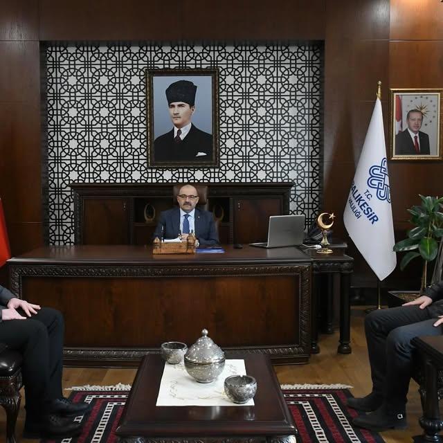 Yedi Hilal Derneği Bandırma Temsilcisinden Balıkesir Valisi'ne Ziyaret
