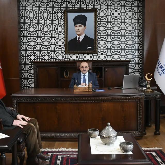 Balıkesir Bakkallar ve Bayiler Esnaf Odası Başkanı'ndan Vali Ustaoğlu'na Ziyaret