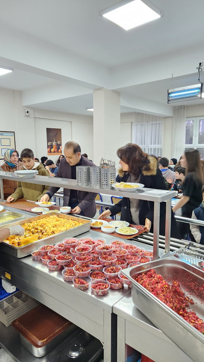 Bandırma Kaymakamlığı'ndan Öğrencilere İftar Yemeği