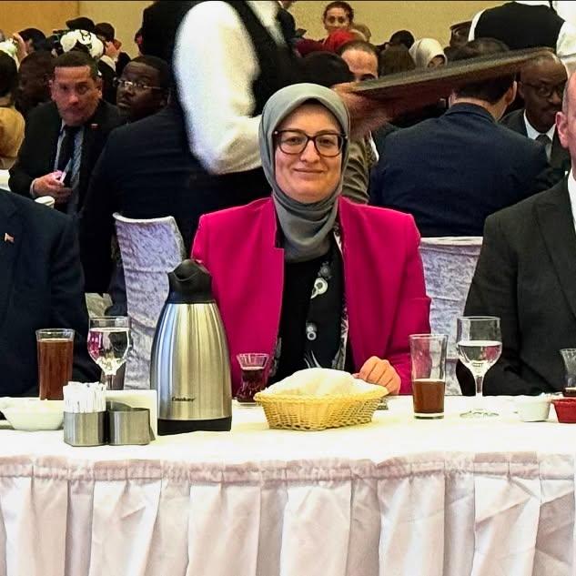 AK Parti Balıkesir Milletvekili Belgin Uygur'dan İftar Yemeği Katılımı