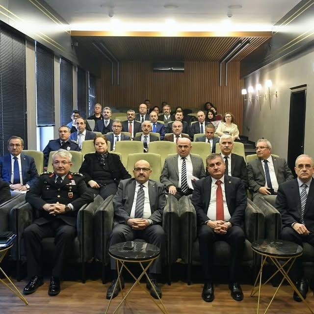 Balıkesir Valiliği'nden Ailenin Korunması ve Güçlendirilmesi Vizyon Belgesi Toplantısı