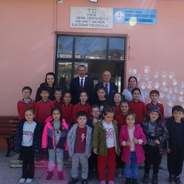 Kaymakam ve İlçe Milli Eğitim Müdürü Mehmet Sever Dereören İlkokulunu Ziyaret Etti