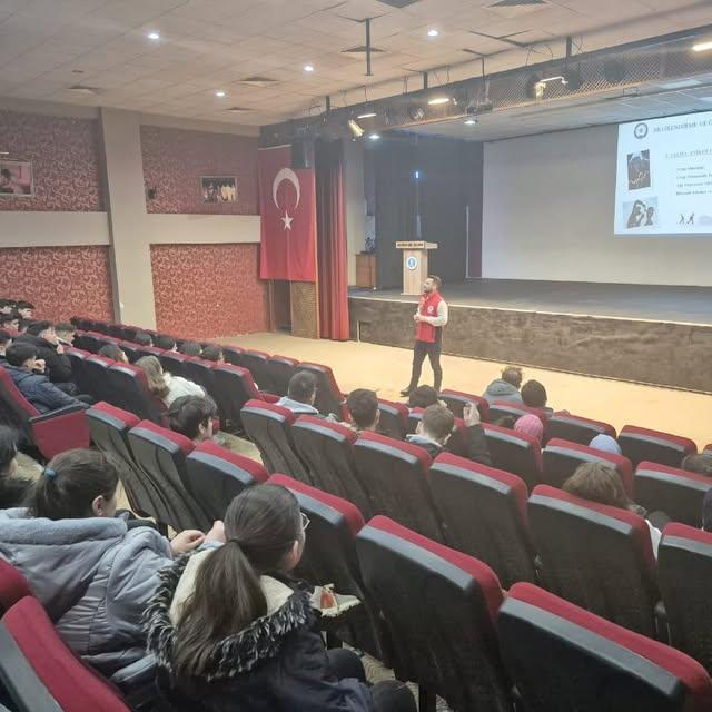 Havran'da Gençlik ve Güvenli Gelecek Seminerleri Düzenlendi