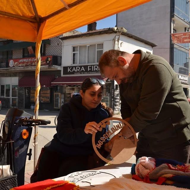 Gömeç'te Kadın Emeği Standları Açıldı