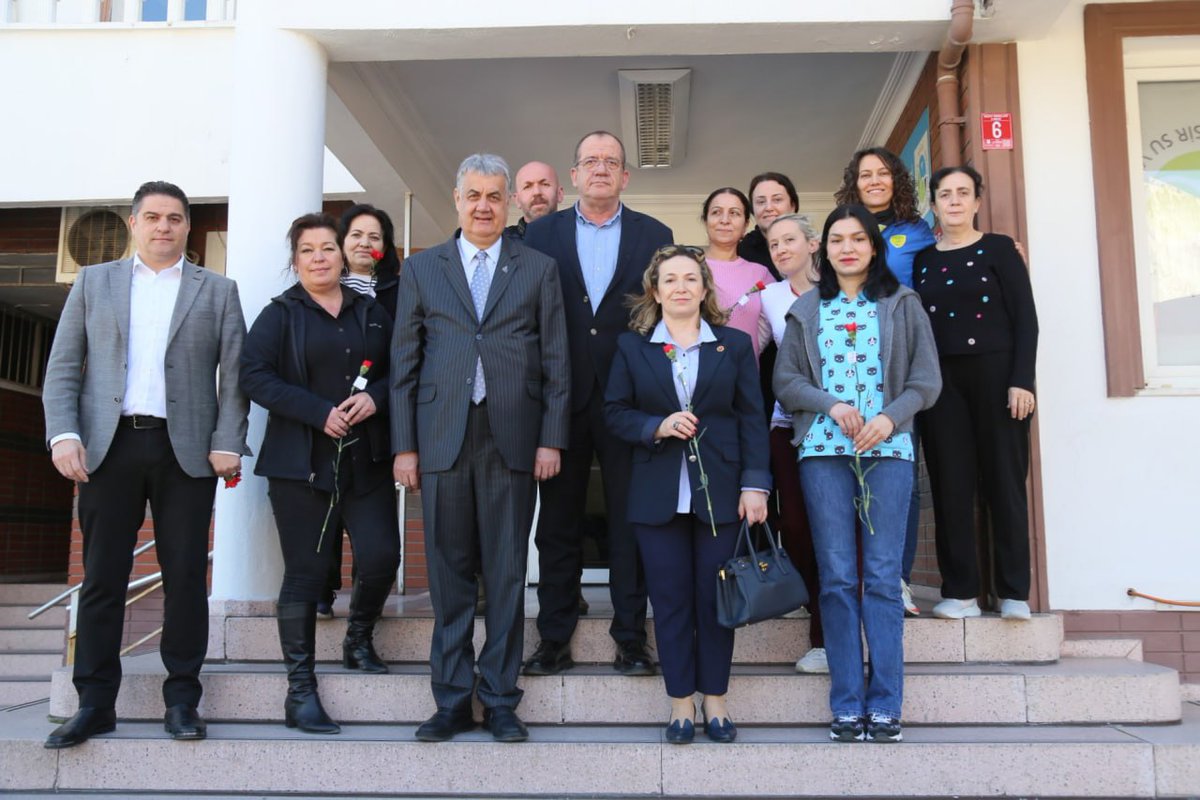 Edremit Belediyesi'nden Kadınlara Özel Kutlama