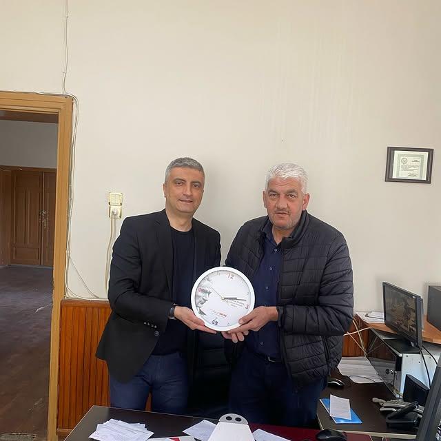 Edremit Belediyesi'nden Muhtarın Doğum Gününe Özel Ziyaret