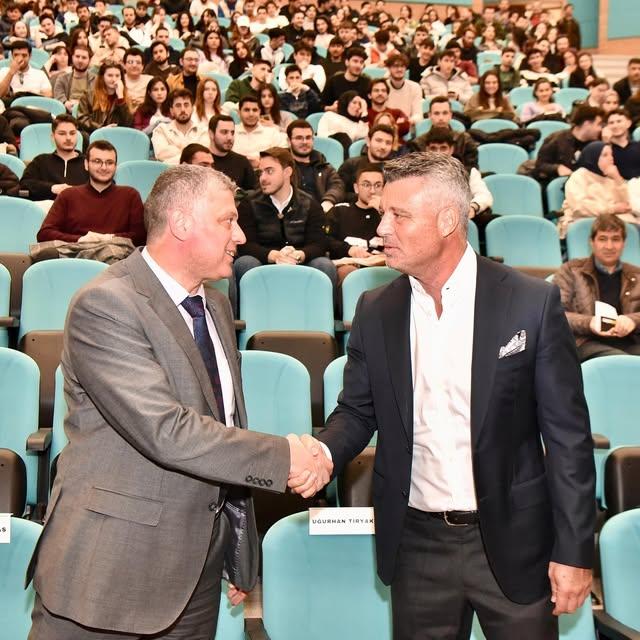 Başkan Yardımcımız Serdar Karakaş, Balıkesire Üniversitesi'nde Düzenlenen Pulse of the Sector Etkinliğine Katıldı