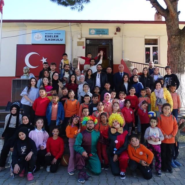 Balıkesir Üniversitesi Kütüphane Topluluğu'ndan Köy Okullarına Destek