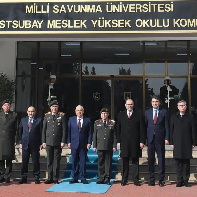 Balıkesir Valisi, Milli Savunma Bakanı ile Birlikte Astsubay Meslek Yüksek Okulu'nu Ziyaret Etti