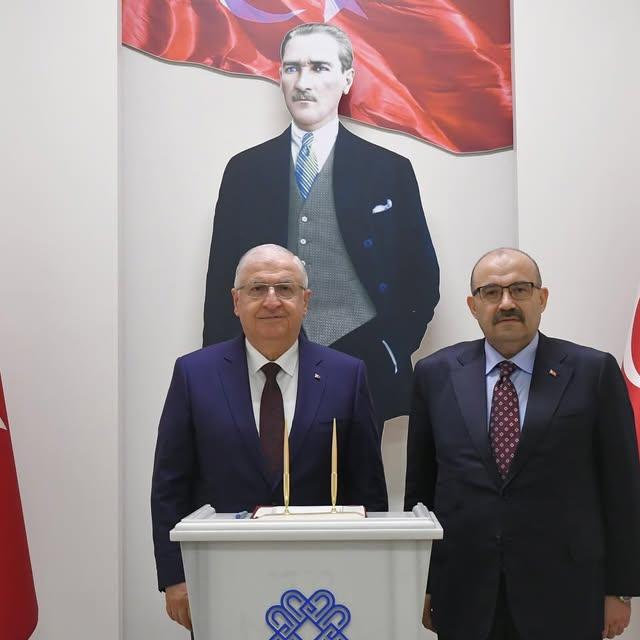 Milli Savunma Bakanı Yaşar Güler, Balıkesir Valisi İsmail Ustaoğlu'nu Ziyaret Etti