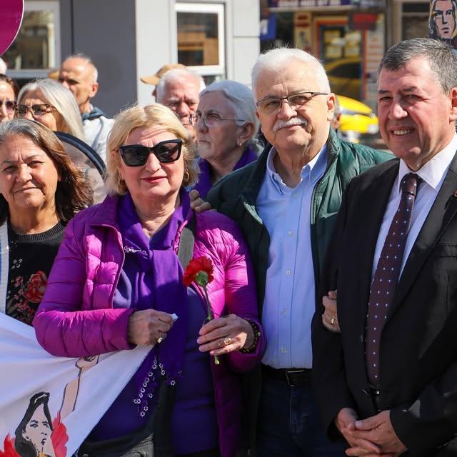 Burhaniye Belediyesi'nden 8 Mart Dünya Emekçi Kadınlar Günü Kutlaması