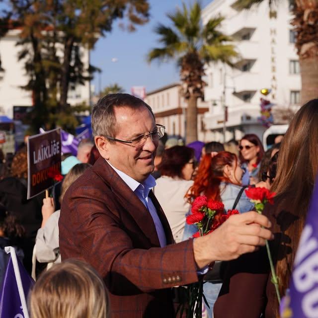 Ayvalık'ta 8 Mart Dünya Emekçi Kadınlar Günü Kutlandı