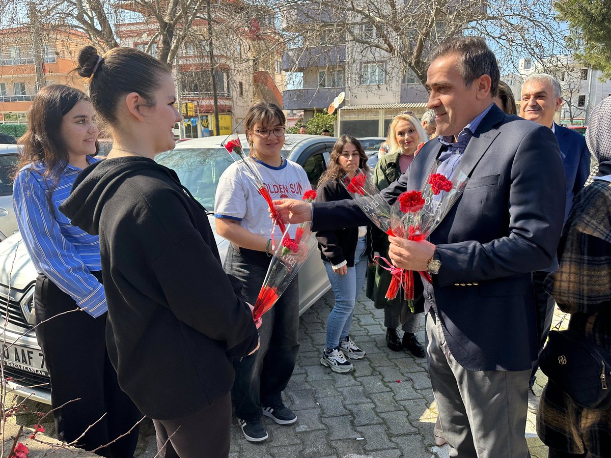 Burhaniye Kaymakamlığı'ndan 8 Mart Dünya Kadınlar Günü Etkinliği