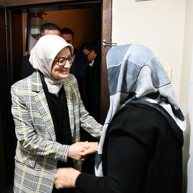Ak Parti Balıkesir Milletvekili Belgin Uygur'un Şehit Annesi Ziyareti