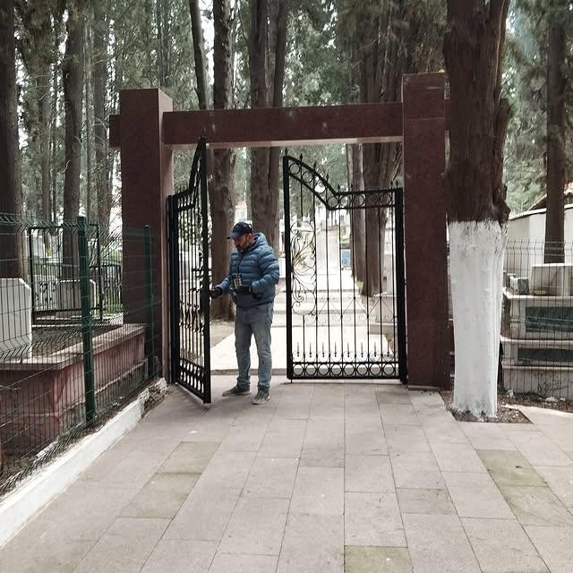 Edremit Belediyesi'nden Şehitliğe Özenli Bakım
