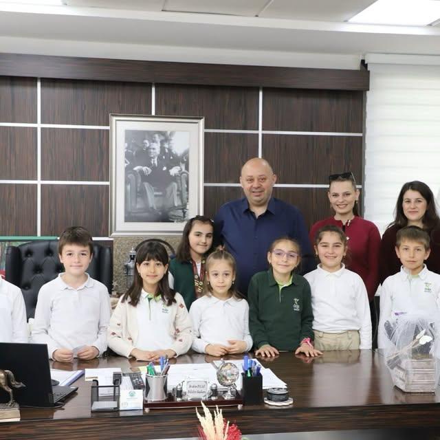 Gönen Belediye Başkanı'ndan Öğretmenler Günü Mesajı