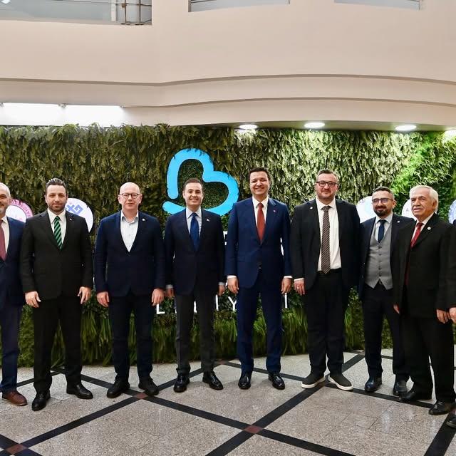 CHP'li Vekil Serkan Sarı, Saadet Partisi Genel Başkanı Mahmut Arıkan'ı Karşıladı