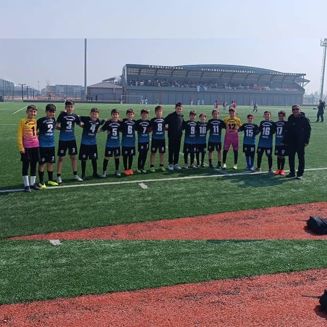Edremit Okulları Futbol İl Birinciliğinde Başarıya İmza Attı